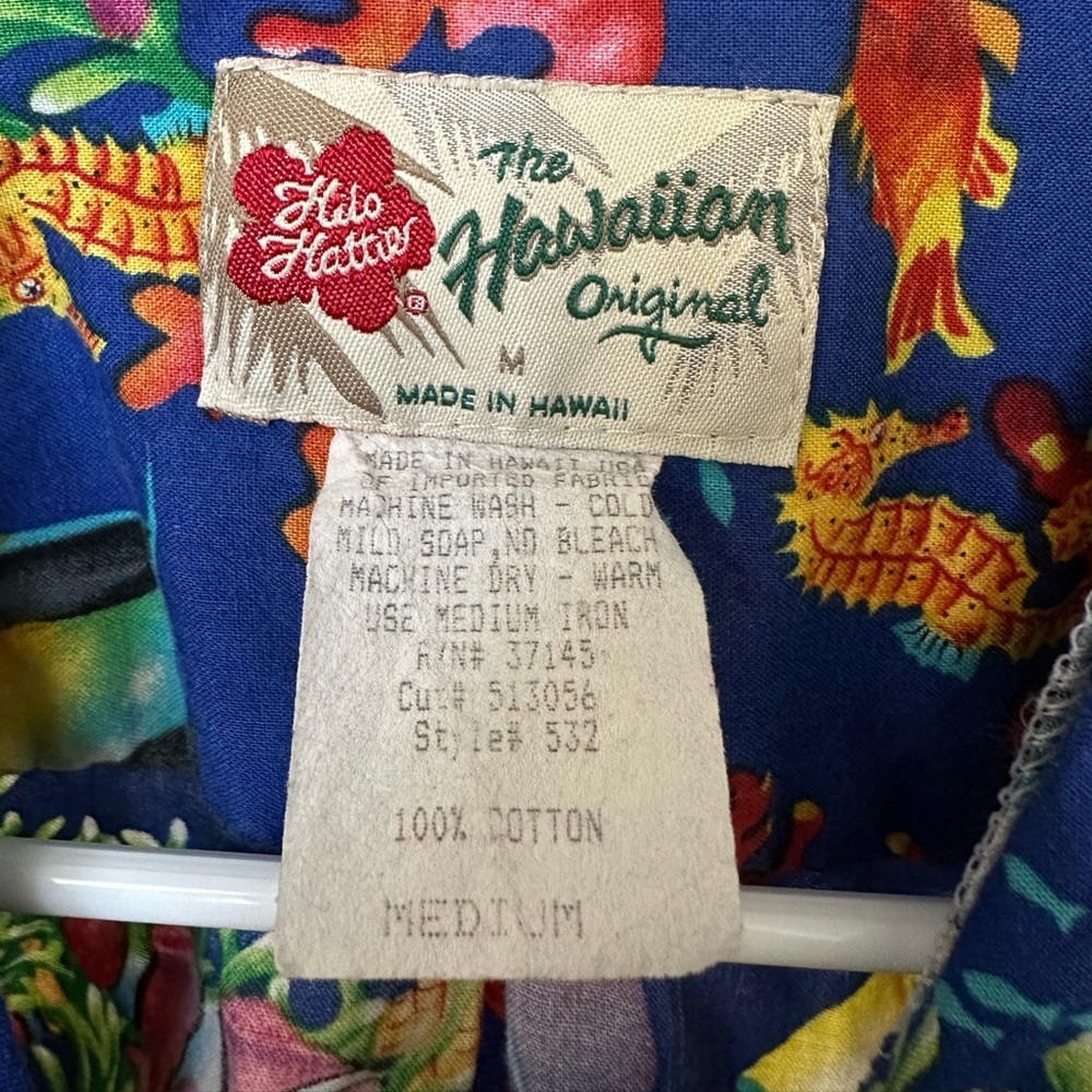 Hilo Hattie Colorful Coral Reef Hawaiian Shirt size Medium Made in Hawaii - Picture 3 of 4